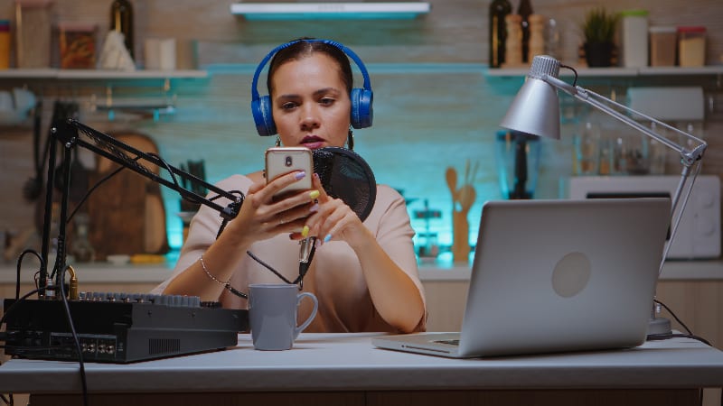 traditionelle Medien vs. neue Medien