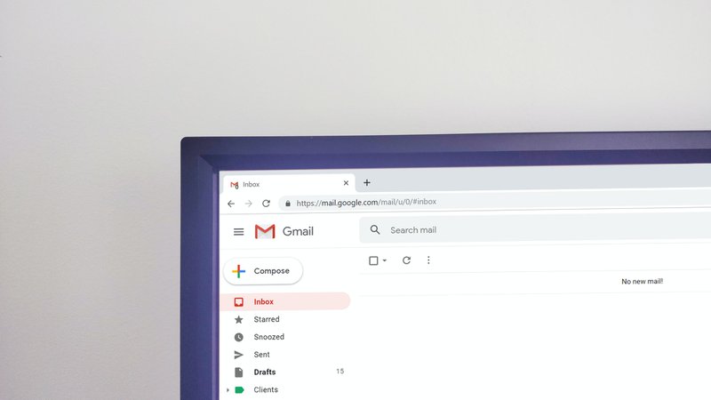 Kotak masuk Gmail digambarkan tanpa email baru.