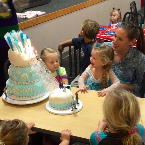 Michèle_et_Lois.jpg Michele_and_Lois.jpg