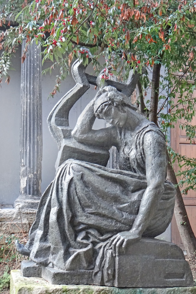 JeanPierre_statue.jpg JeanPierre_statue.jpg