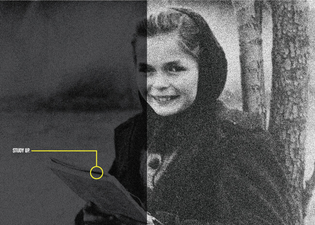 طفل صغير مع كتاب