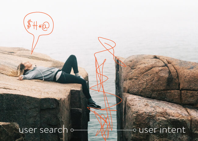 Femeie odihnită pe o piatră