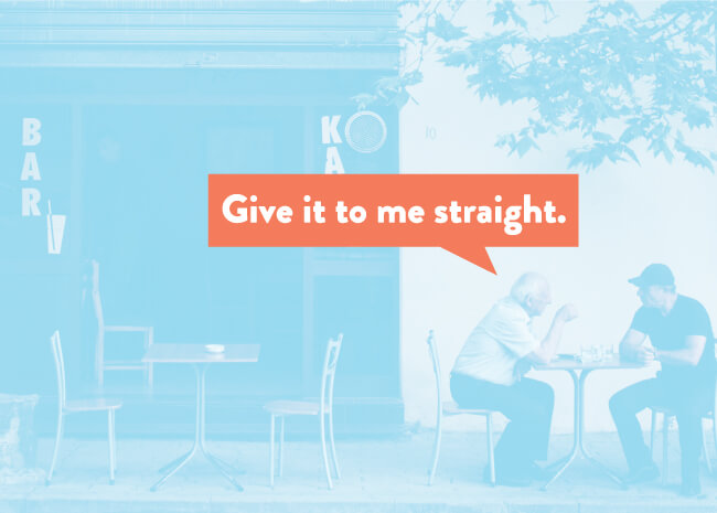 mężczyźni rozmawiający w kawiarni?