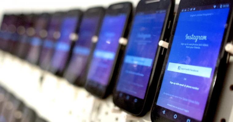 Cum funcționează Sked și de ce folosim telefoane reale pentru a posta pentru dvs.