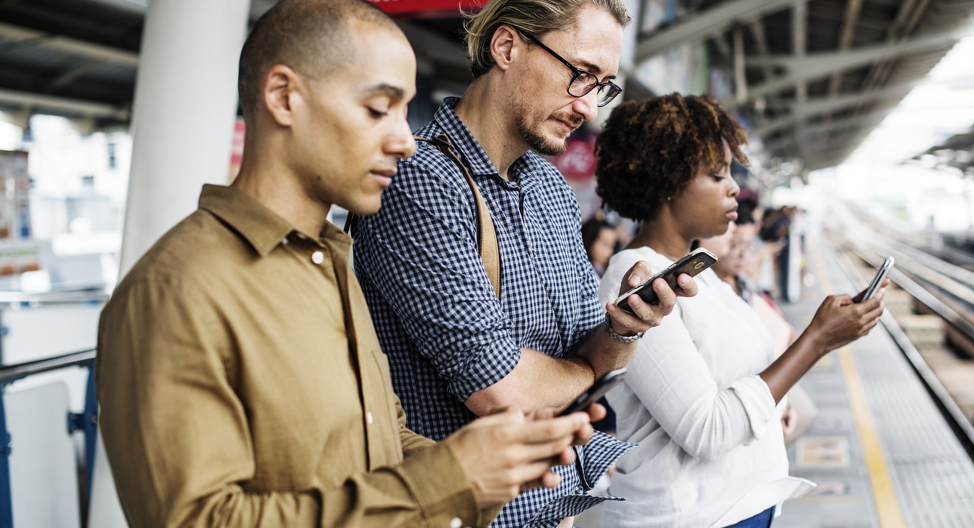 Иллюстрация маркетинга влиятельного лица в социальных сетях