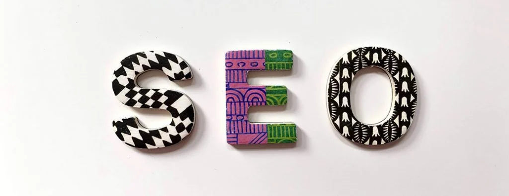 Lettere SEO in ceramica