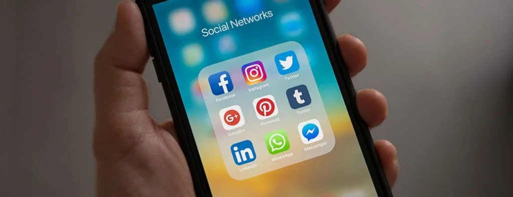 手機上的社交媒體應用