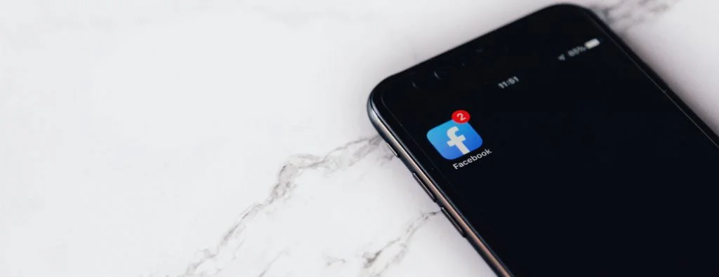 Applicazione Facebook su smartphone