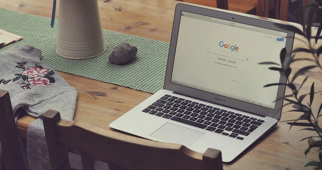 جوجل ترك مفتوحا على جهاز كمبيوتر محمول