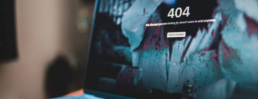Pagina 404 aperta su un laptop