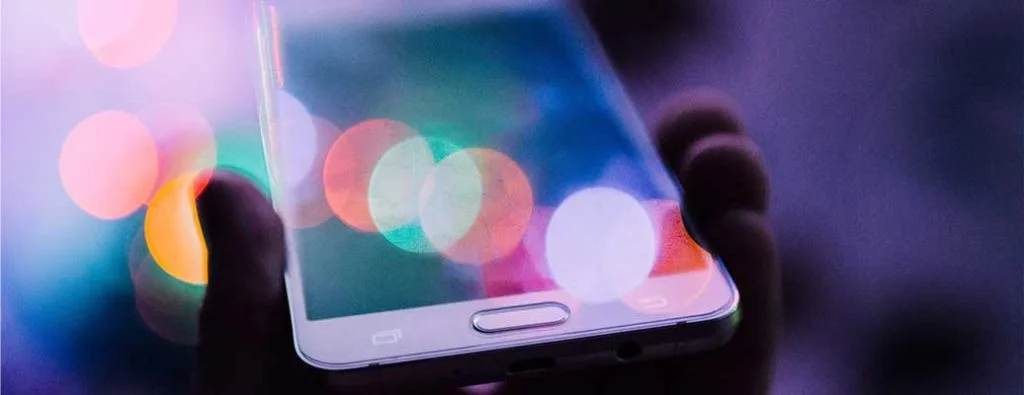 携帯電話を持っている人