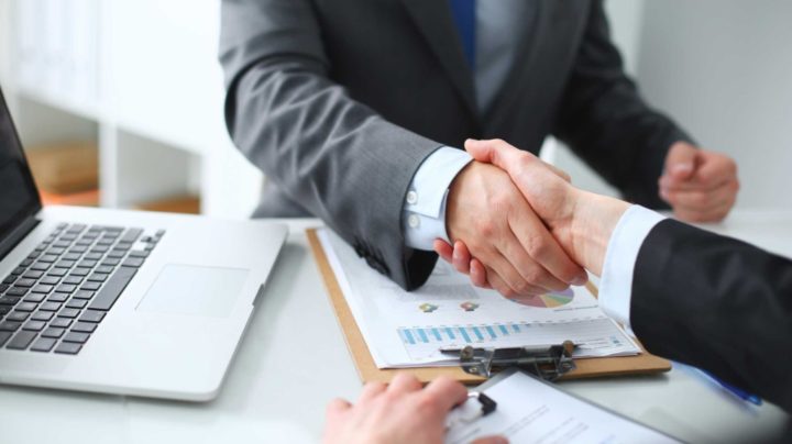 Majoritatea furnizorilor de găzduire păstrează o evidență a referințelor lor