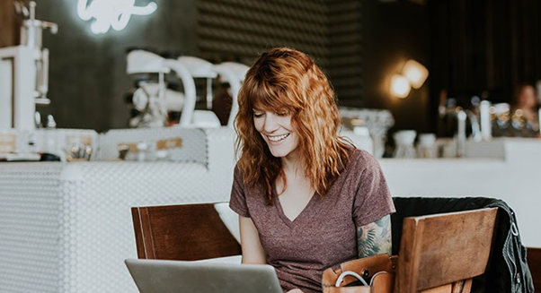 Lebih Banyak Orang Membeli Online -> Lebih Banyak Penjualan