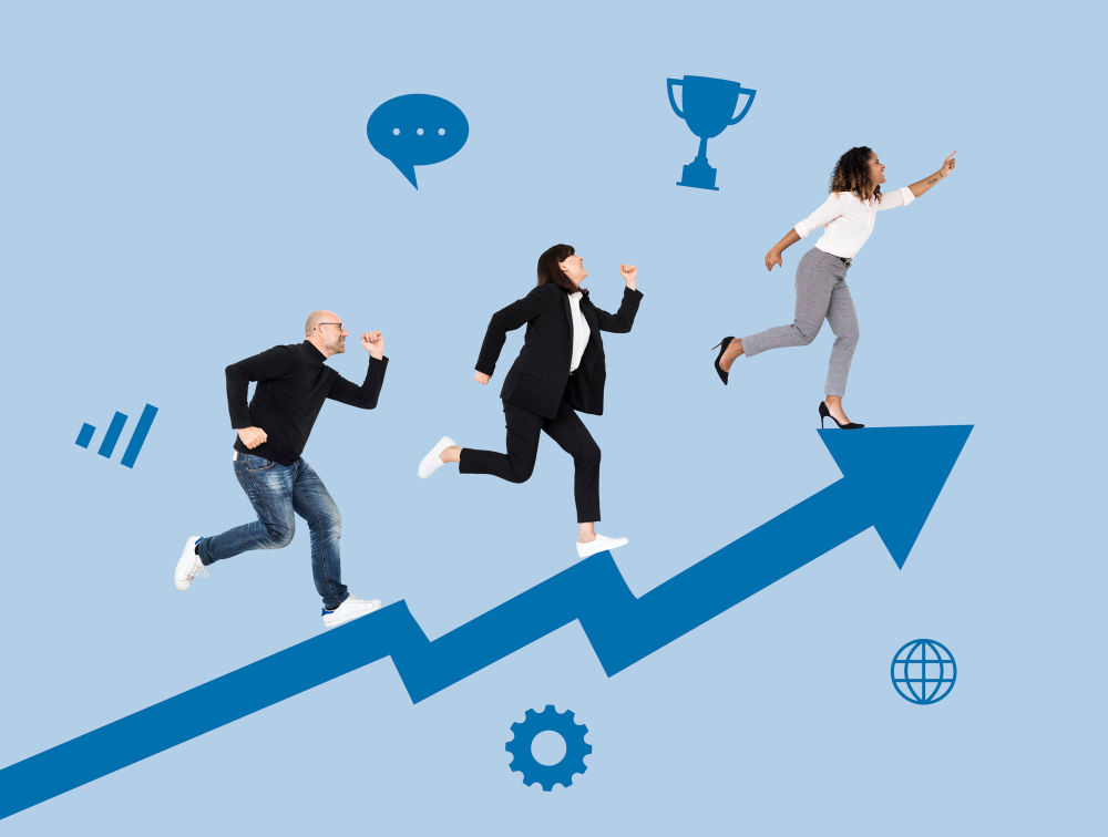 три человека наступают на стрелку, направленную вверх