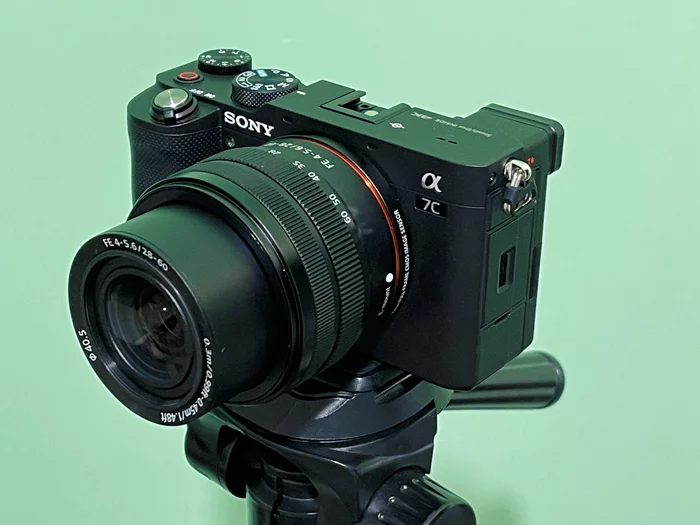 ビデオコンテンツと照明を作成するための最良のツール2 Sony A7C mirrorless camera