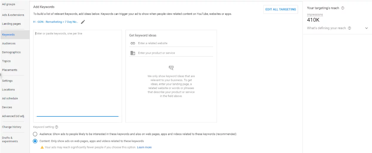 使用 Google 展示广告网络上的关键字进行内容相关定位