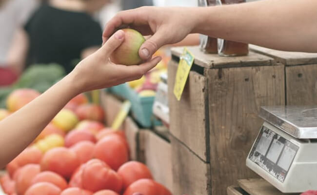 Mopinion: Buduj lojalność klientów dzięki informacjom zwrotnym od klientów online - lojalni klienci wciąż dają