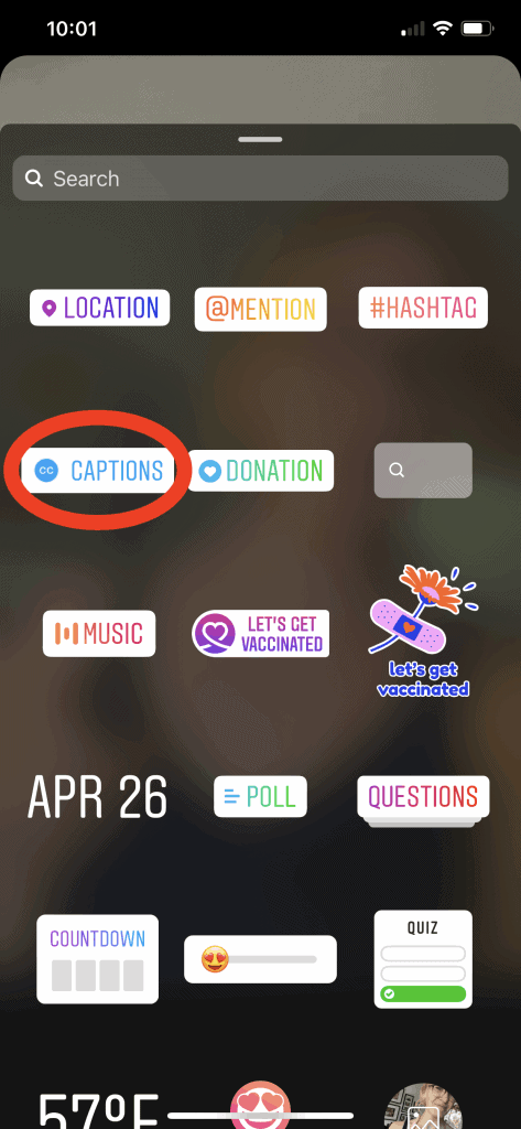 ภาพหน้าจอของสติกเกอร์ Instagram ที่มีอยู่ใน Instagram Stories โดยมีวงกลมสีแดงรอบสติกเกอร์คำอธิบายภาพ