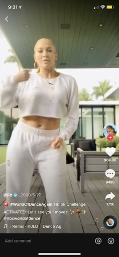 TikTok에서 춤추는 JLO