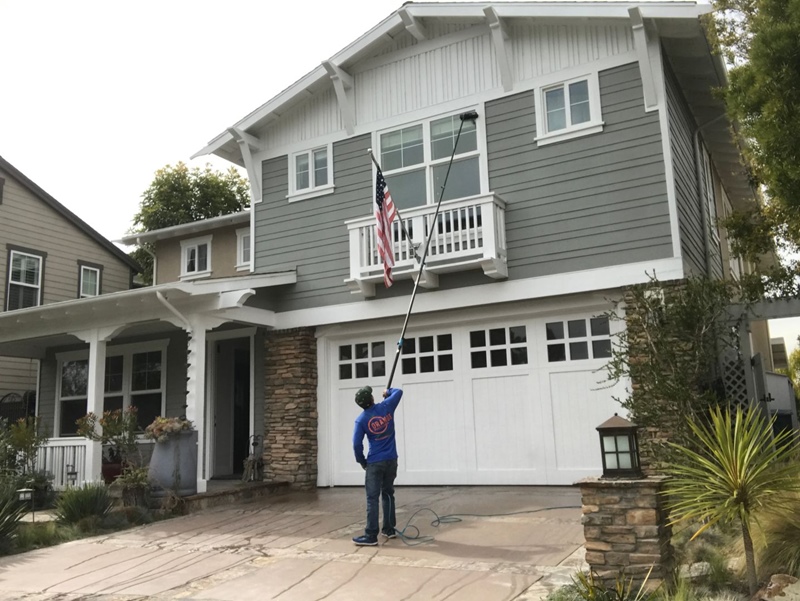 كيف تبدأ عمل تنظيف النوافذ