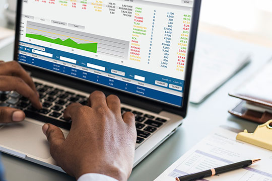 analisis-bagan-bisnis-data-meja-faktur-kantor-laporan-kerja