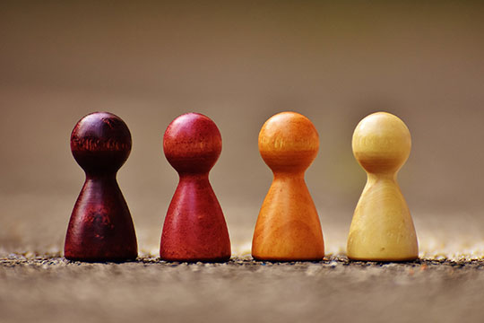 小さなチームワーク-一緒に-従業員