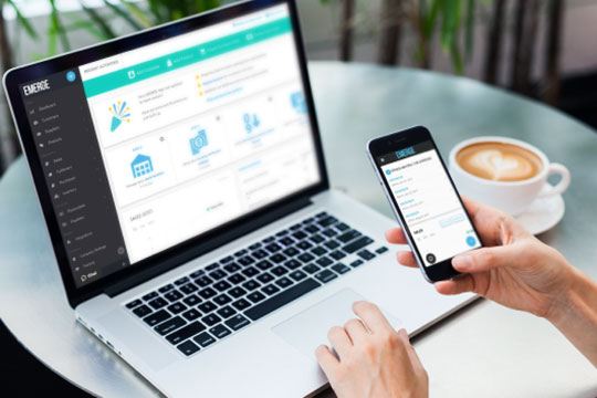 EMERGE App 1 - تطوير تطبيقات الأجهزة المحمولة: تطبيق أصلي مقابل تطبيق ويب مقابل تطبيق هجين