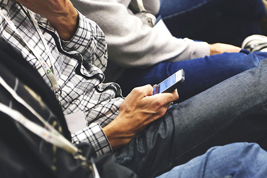 スマートフォン-iphone-テクノロジー-インターネット-デジタル-ガジェット