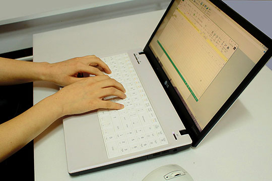 Computer-work-laptop-document-editor-desk-office-buying-guide