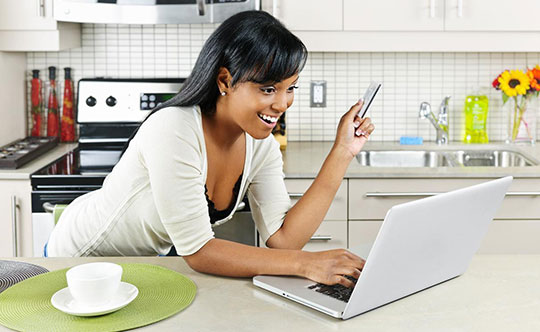 cliente-utente-carta-pagamento-ecommerce-vendita-prodotti-blog