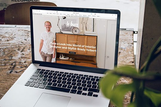 Macbook-筆記本電腦-辦公-工作區-桌面-博客