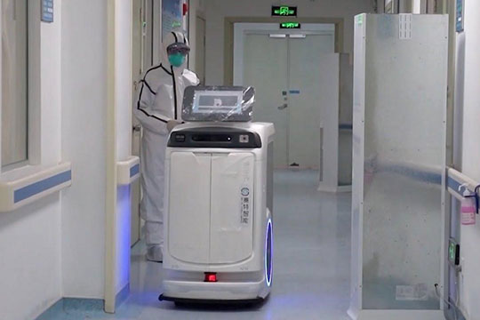 ai-inteligentă-artificială-robot-mașină-îngrijire medicală