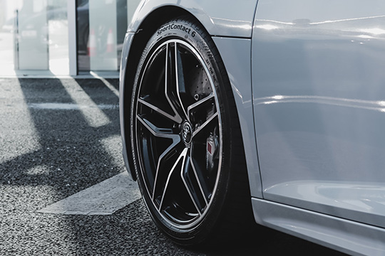 carro-veículo-pneu-estrada-condução