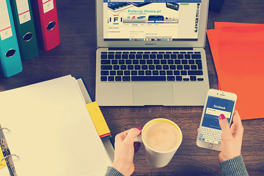 apps-business-commerce-desk-facebook-office-social-media-marketing-tecnologia