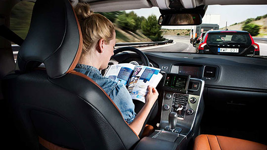 Selbstfahrende-Autos-Fahrzeug-Technologie-4-Wheeler