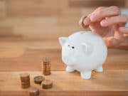 お金-節約-予算-コスト-価格-金融