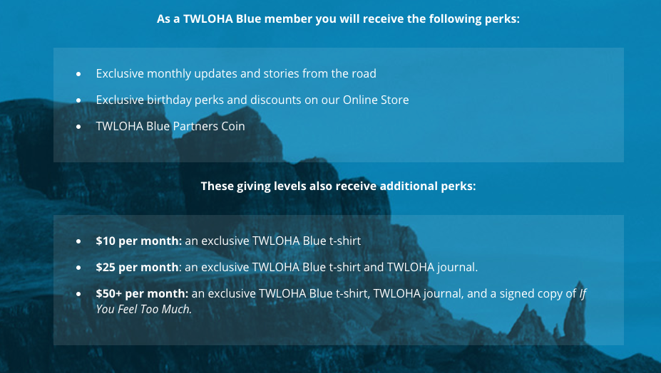 O programa de doações recorrentes da TWLOHA descreve como eles promovem a transparência do impacto por meio de atualizações mensais