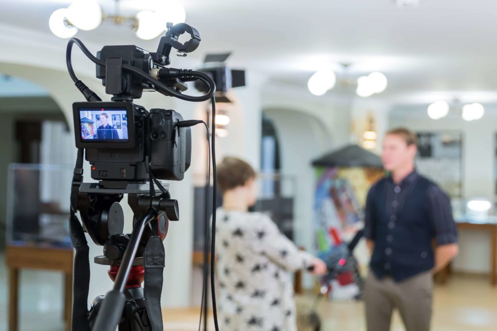 ทีมงานถ่ายทำวีดีโอ.