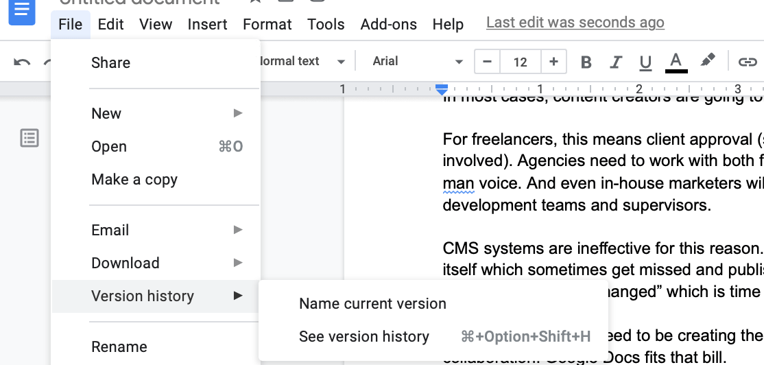 Istoricul versiunilor ca motiv pentru a crea întotdeauna conținut în Google Docs