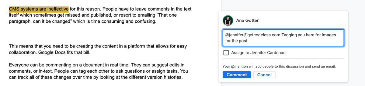 Colaborare Google Doc care arată un comentariu care etichetează un membru al echipei