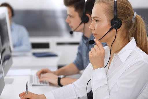 ライブチャットエージェントとチャットボット