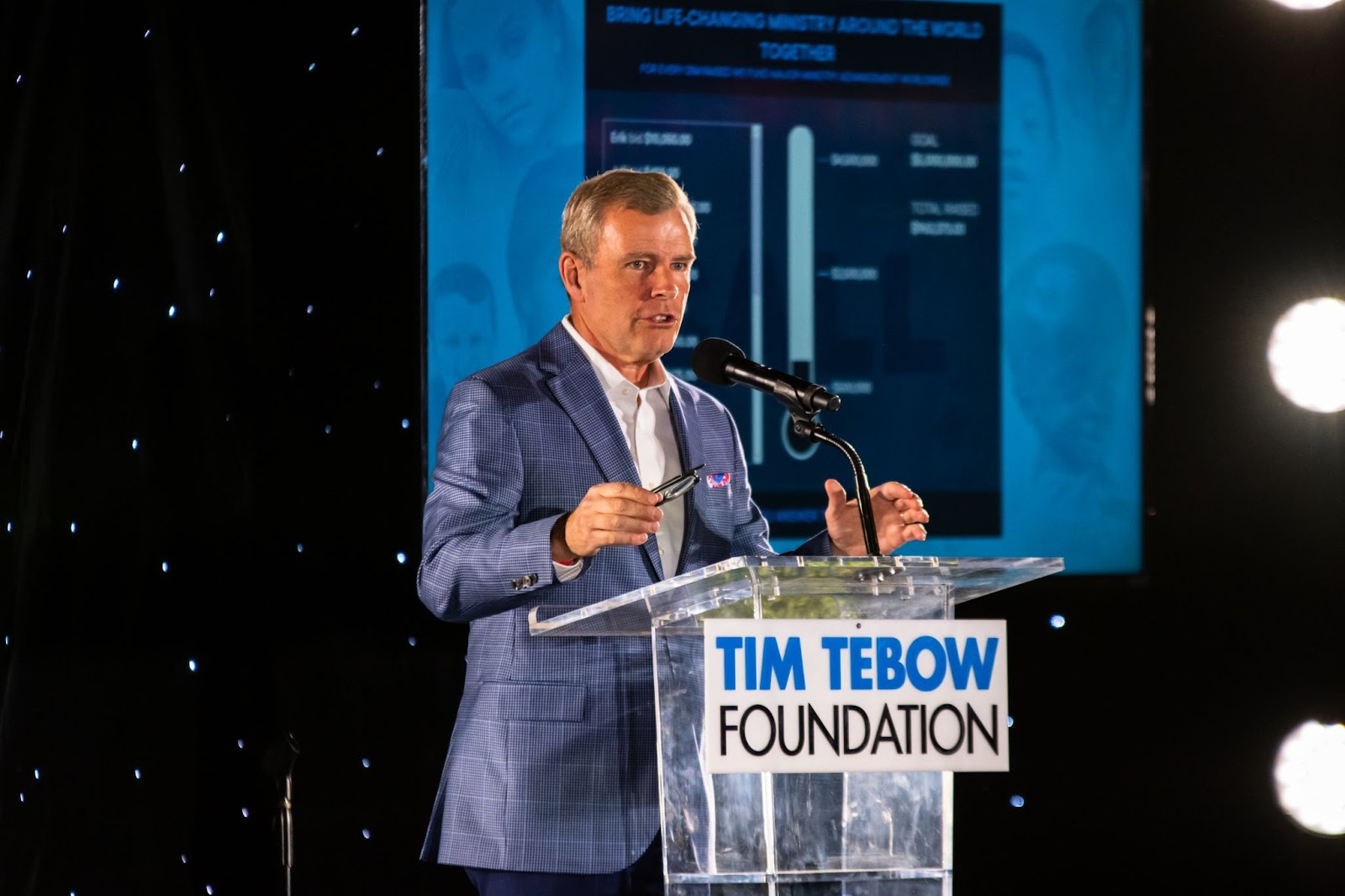 Tim-tebow-fondation-collecte-de-fonds-thermomètre