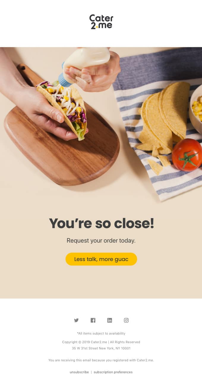 Embora a serifa seja ideal para e-mails mais longos, a utilização de uma fonte sem serifa ainda é legível e aceitável. Com apenas uma linha de corpo de texto, Cater 2 Me acertou em seu design de fonte da web.