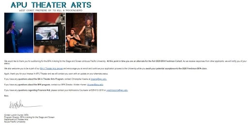 好的交易电子邮件的一个要素是关注客户服务的内容，例如 Azusa Pacific University 的这个例子。