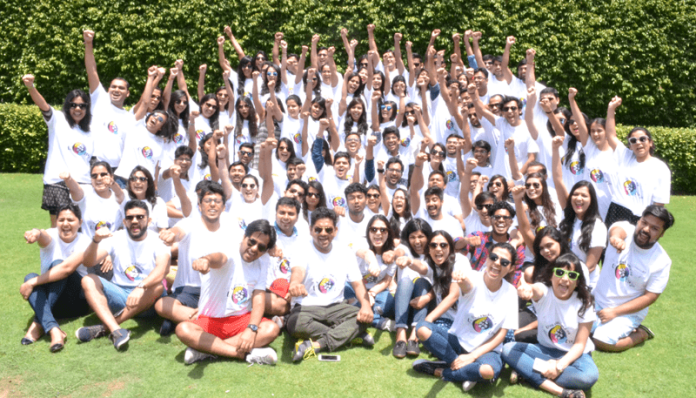 история селфи-магната команды roposo | Магнатстори Медиа