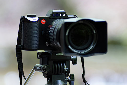 leica-kameraobjektiv-fotografie-aufnahmestativ