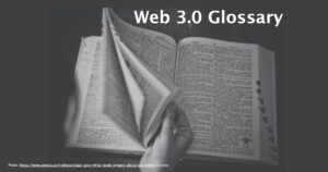 Web_3_0_Glossario mostrato dalla persona utilizzando il dizionario