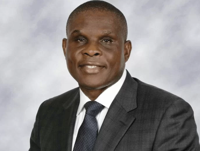 La storia di Patrick Chidolue All'età di 21 anni avevo 256 dipendenti