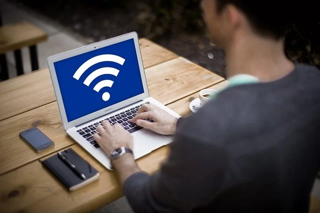 Stellen Sie eine Verbindung zu sicheren Wi-Fi-Netzwerken her