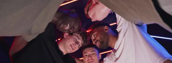 stowarzyszenie z właściwymi ludźmi